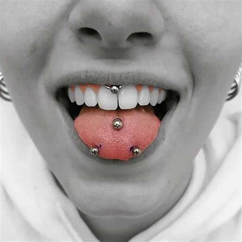 tongpiercing snake eye piercing|Snake Eyes Piercing [50 Ideas]: Pain Level, Healing。